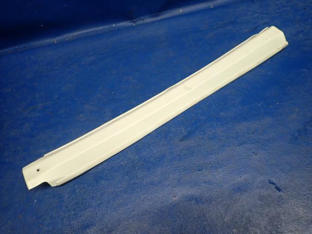 0500210-44 Cessna - COVER-CENTER POST
